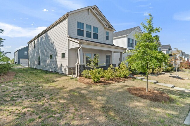 Building Photo - Beautiful 5 Bedroom 3 full baths smart hom...