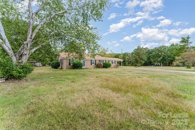 Building Photo - 14013 Eastfield Rd