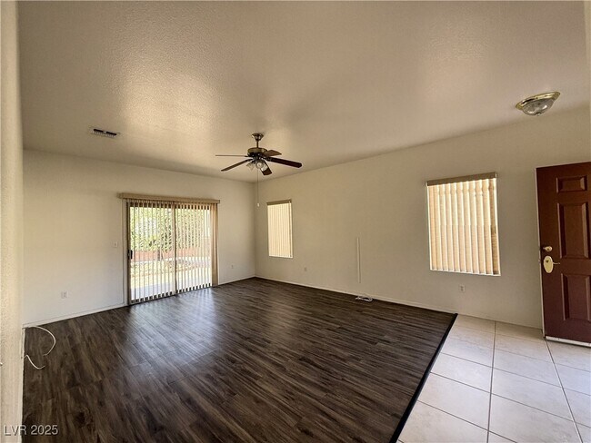 Foto del edificio - 2152 Indigo Creek Ave