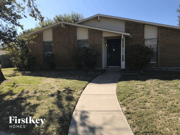 Foto principal - 5018 Matthew Rd