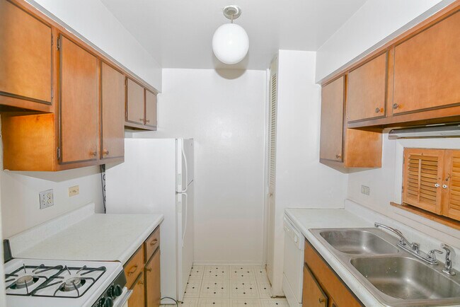 Foto del edificio - 660 W Wrightwood Ave
