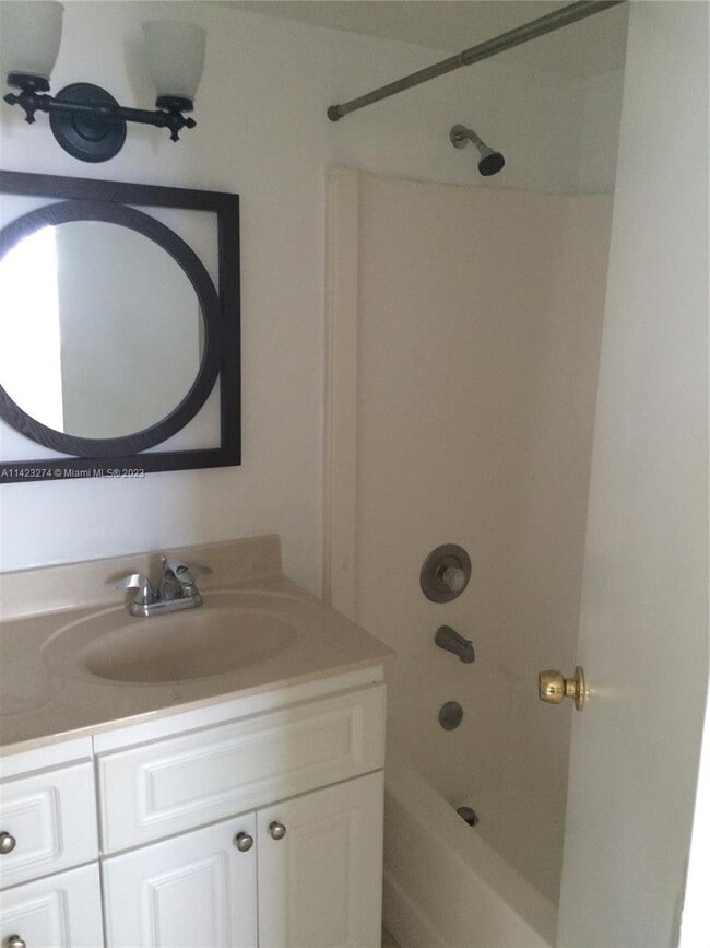 Building Photo - 9715 Fontainebleau Blvd