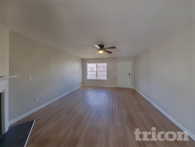 Foto del edificio - 747 Markham Cir