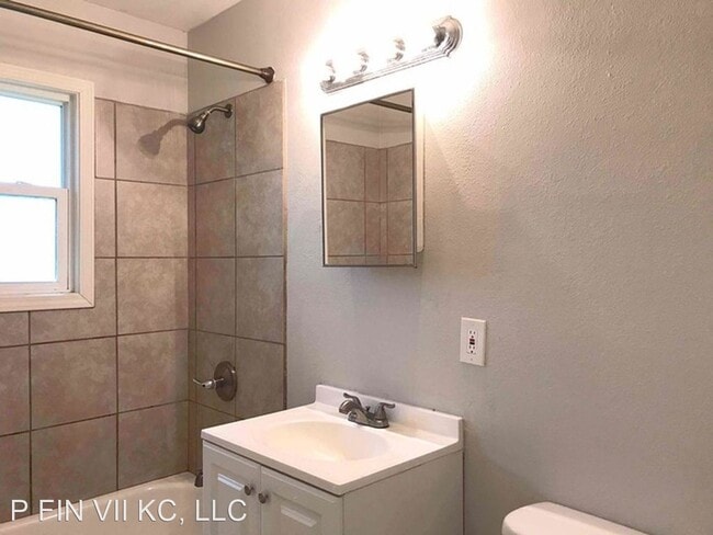 Building Photo - 4 br, 1 bath House - 11217 Palmer Ave