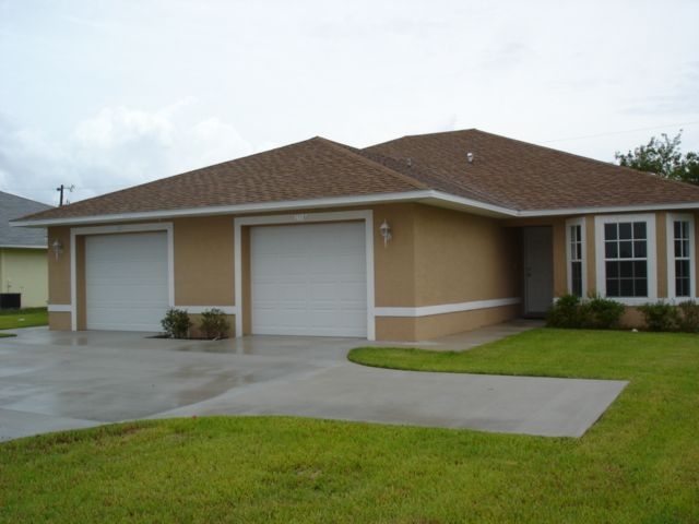 Primary Photo - 1005 Country Club Blvd