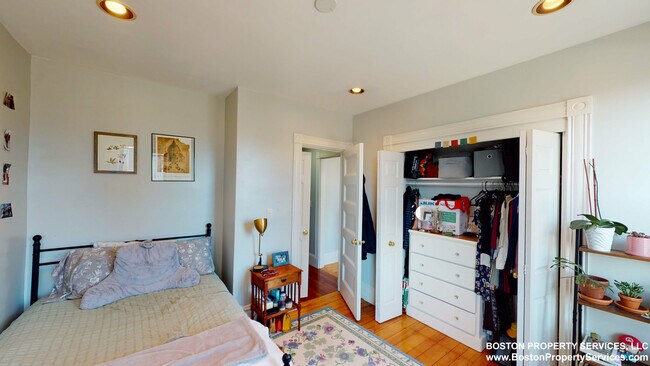 Building Photo - 1540 Tremont St