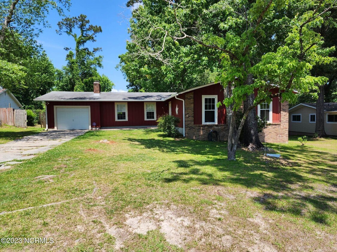 105 Briarwood Ct, Jacksonville, NC 28546 House Rental in Jacksonville