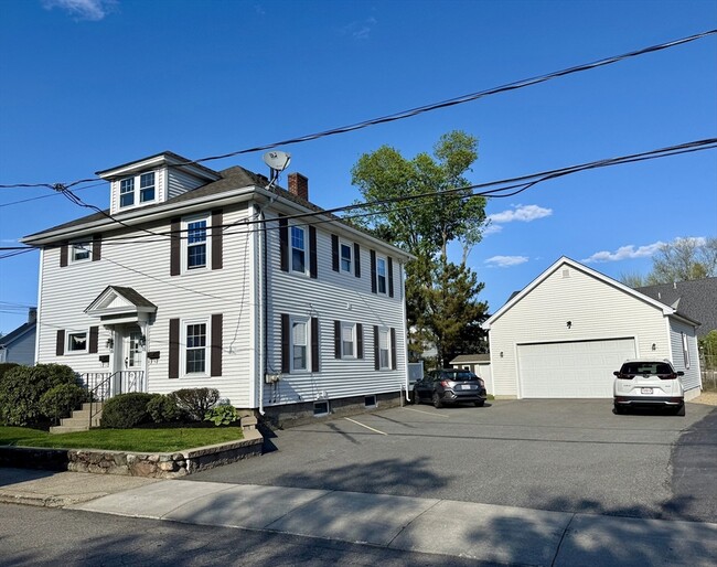 Building Photo - 116 Tolman St