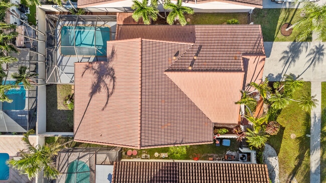 Building Photo - 7842 Villa Nova Dr N