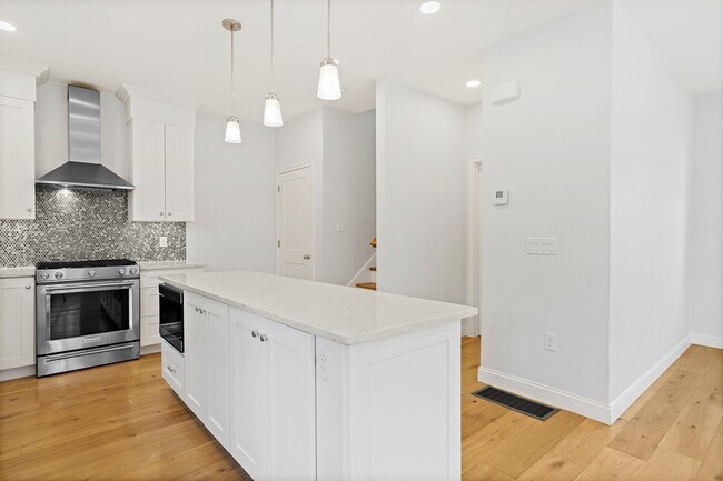 Foto del edificio - 9 S Pond St