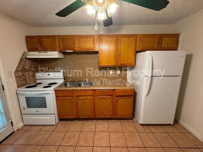 Building Photo - 541 Springwood Dr