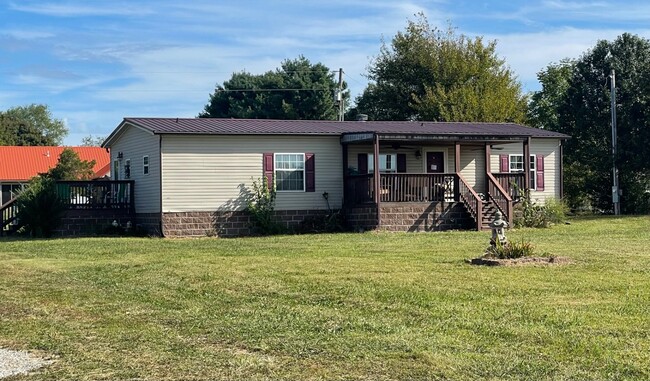 Building Photo - 662 W Rd