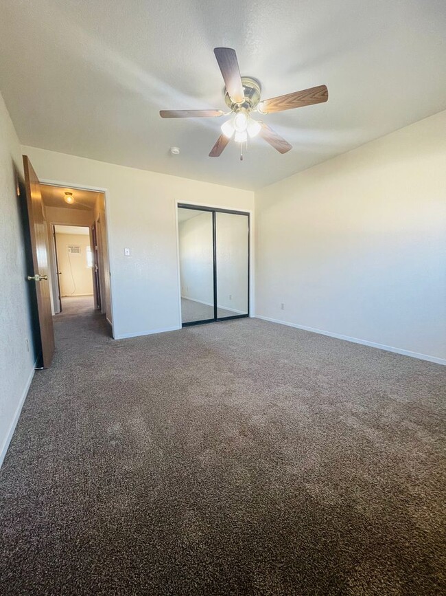 Foto del edificio - North Merced: $1575 2 Bedroom 1.5 Bath Tow...