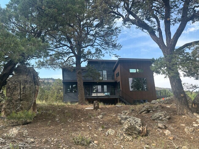 Foto del edificio - 200 Pleasant Valley Dr