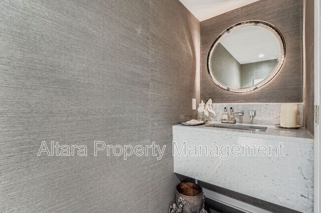 Foto del edificio - 287 S Holly St