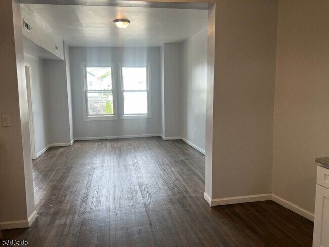 Building Photo - 154 Johnson Ave