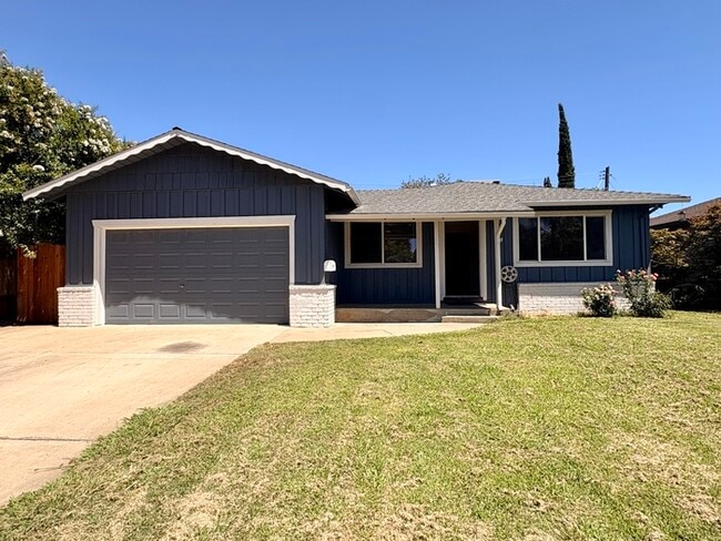 Foto del edificio - Great Single Story For Rent in Rio Linda CA! 3 Bedroom 1 Bathroom with large backyard