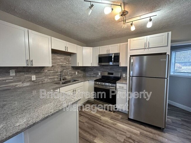 Building Photo - 539 S Monroe St