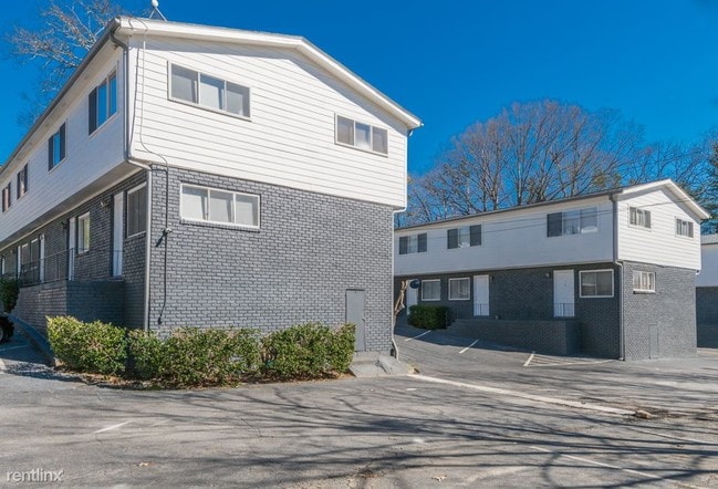 Building Photo - 4689 Roswell Rd