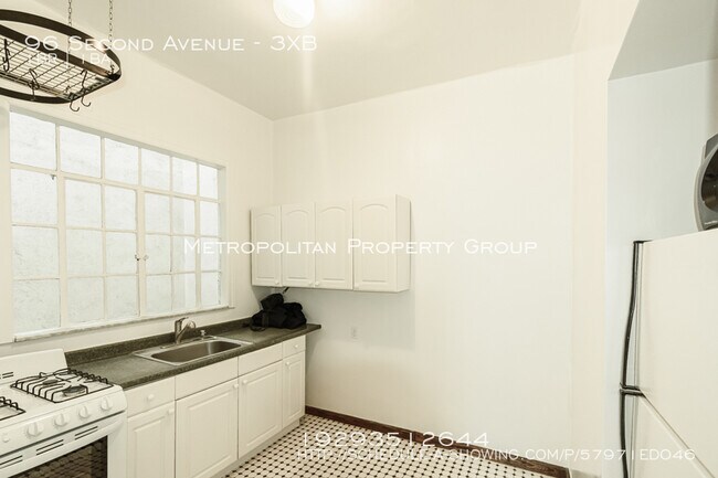 Building Photo - 96 2nd Ave