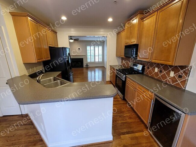 Building Photo - 12000 Stone Brook Cove