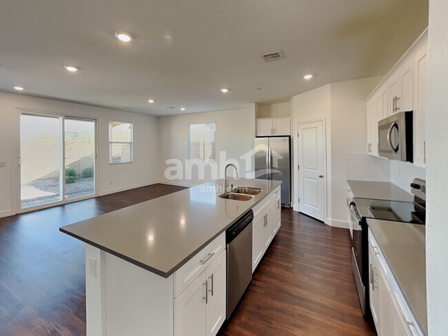 Foto del edificio - 296 Yasmin Daylily Pl