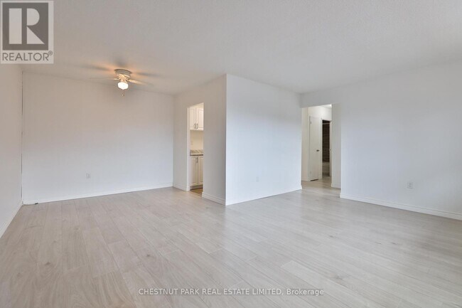 Building Photo - 888 Glen St