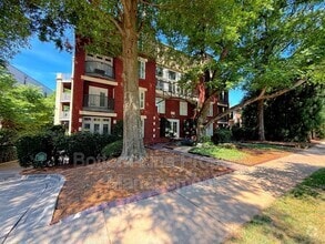 Building Photo - 416 Queens Rd