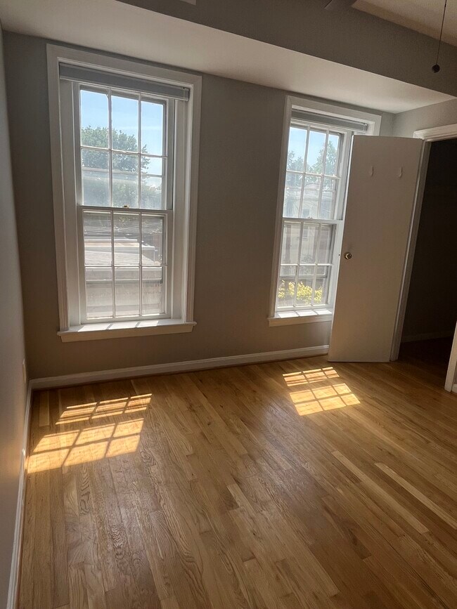 Lovely hardwood floors throughout apartment - 117 E St SE