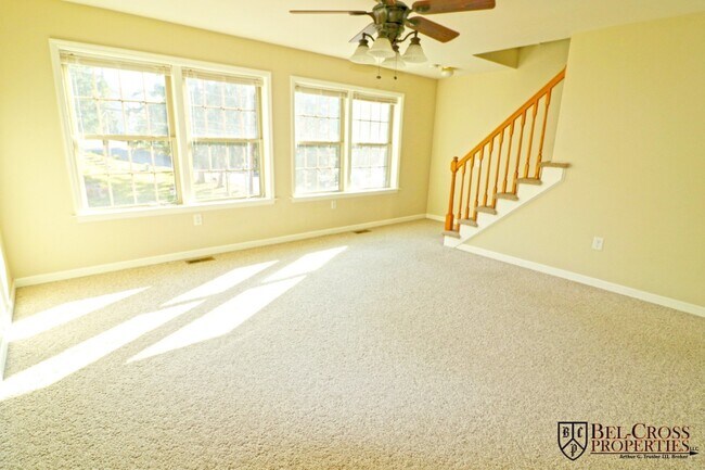 Foto del edificio - 2 Bedroom, 2.5 Bath Townhome Near Med Center - Available 07/07/2026
