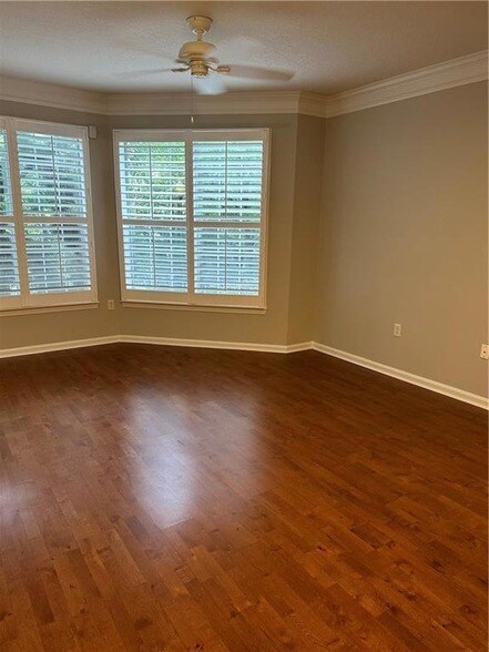 Foto del edificio - 5208 Westchester Ridge NE