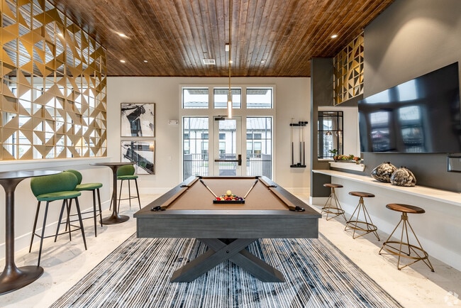 Building Photo - Alexan Lake Olympia