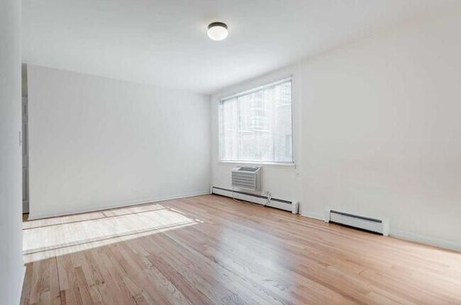 Foto del edificio - 424 W Oakdale Ave