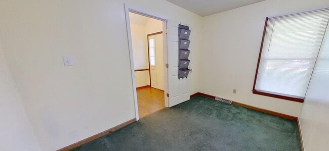 Foto del edificio - 6115 Redcoach Ln