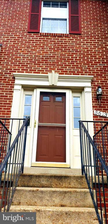 Foto del edificio - 5613 Glenwood Mews Dr