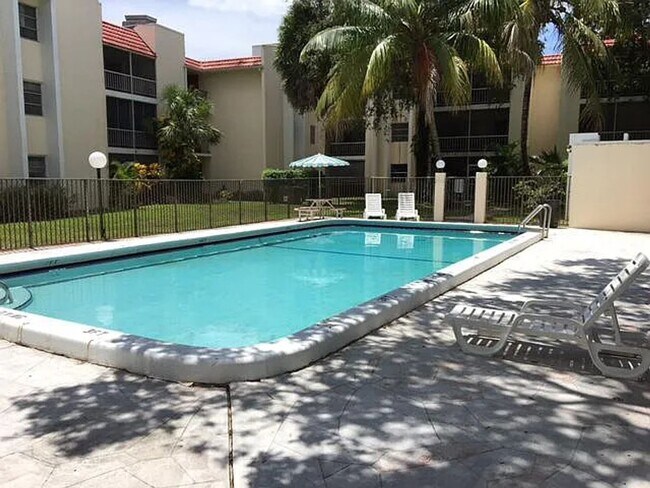 Oaks of Boca (McKay) - Oaks of Boca (McKay) Apartment