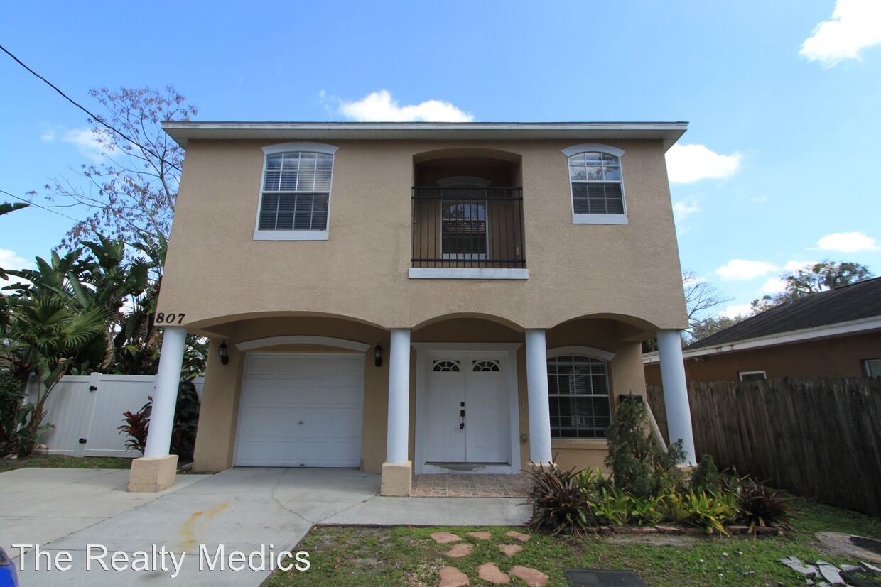 Foto principal - 4 br, 2.5 bath House - 807 Shine Ave