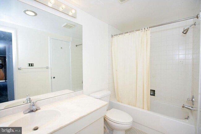 Foto del edificio - 3225 Grace St NW