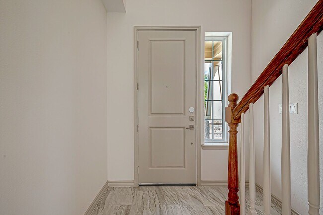 Foto del edificio - 5530 Hirondel