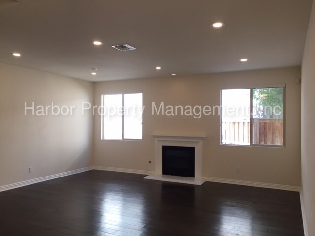 Building Photo - 1652 Orchid Way