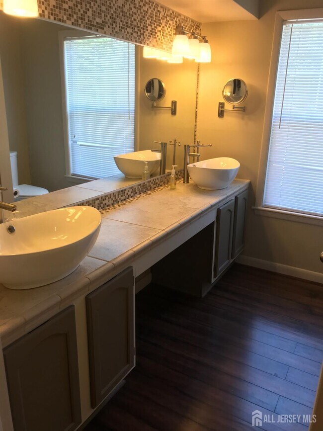 Foto del edificio - 202 Salem Ct