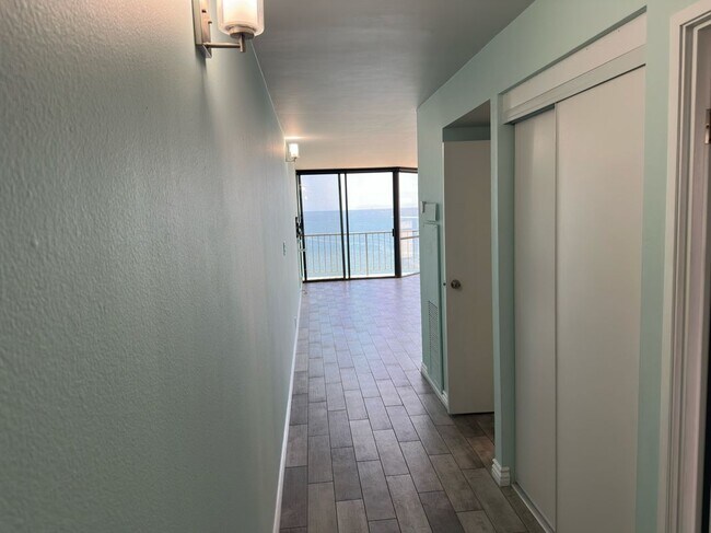 Foto del edificio - 1750 E Ocean Blvd