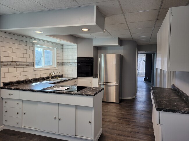 kitchen - 207 N Chambers St