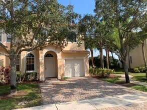 Building Photo - 2635 SW 84th Terrace