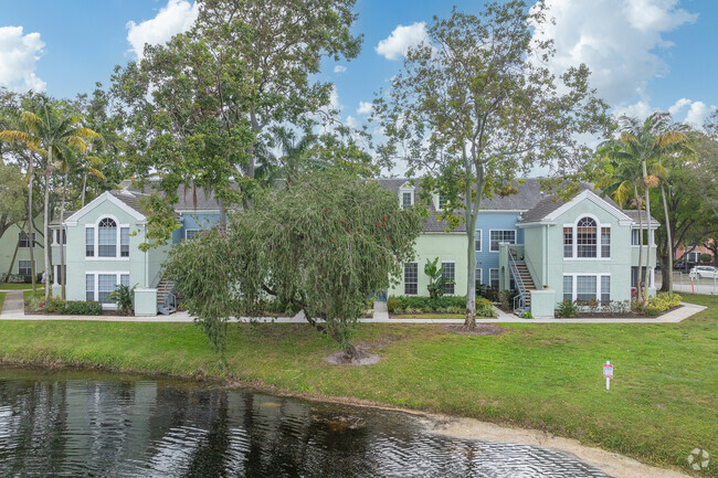 Building Photo - Bahia Delray