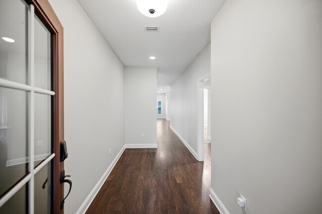 Foto del edificio - 1874 Edge Ave