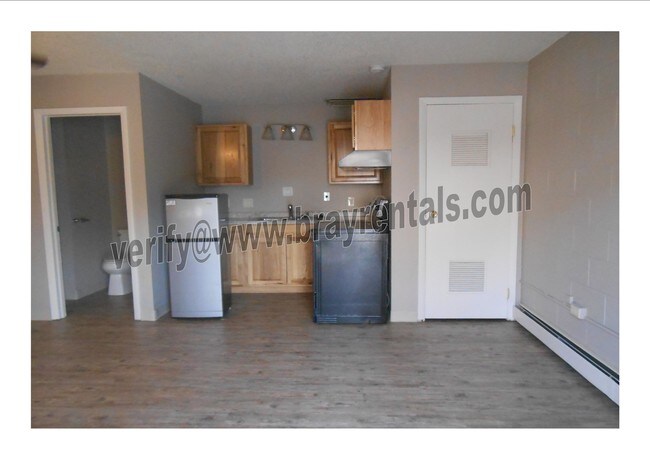 Building Photo - 1321 Kennedy Ave