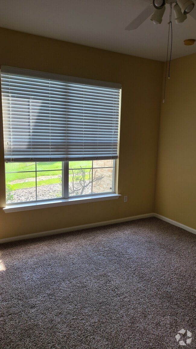 Building Photo - 7452 S Quail Cir