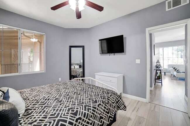 Building Photo - NEWLY RENOVATED AND FULLY FURNISHED CONDO ...