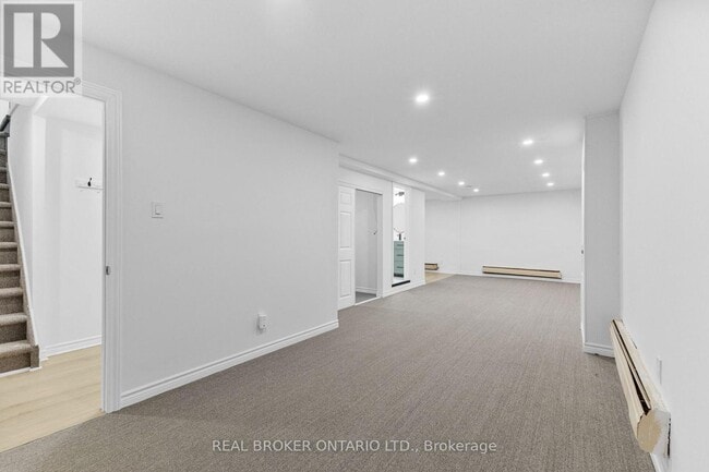 Building Photo - 320 Reynolds Dr